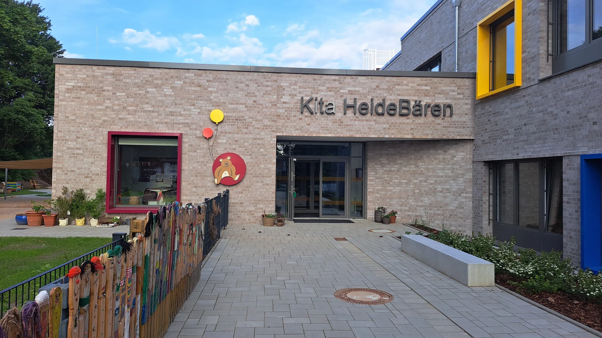 Neue Kita Eingang.jpg